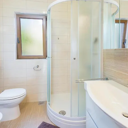 Apartment Awesome In Pobri With House Sea View