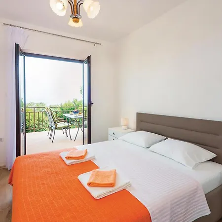 Awesome In Pobri With House Sea View Apartment Volosko